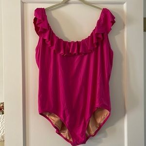 J Crew ruffle scoop back one piece swimsuit in Fuchsia. Size 22